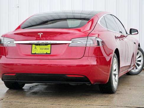 Used 2018 Tesla Model S 75D image 4