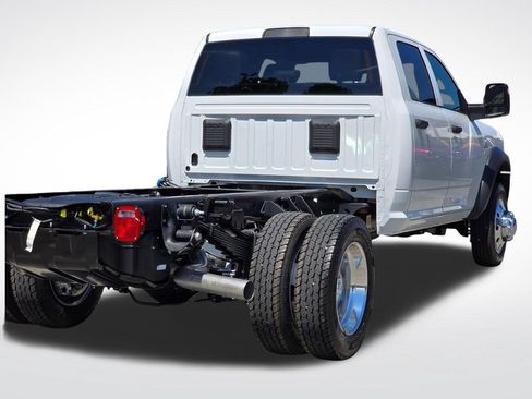 New 2026 RAM 5500 Tradesman w/ Chrome Appearance Group AWD/4WD image 39