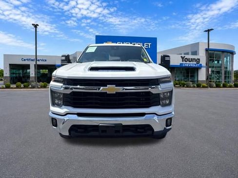Used 2025 Chevrolet Silverado 2500 LT w/ Convenience Package AWD/4WD image 2