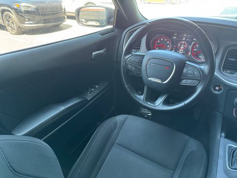 Used 2022 Dodge Charger SXT RWD image 19