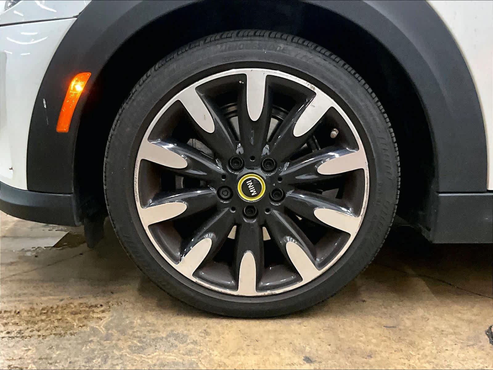Used 2024 MINI Cooper SE FWD image 11