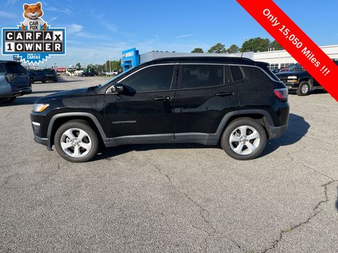 Used 2018 Jeep Compass Latitude w/ Popular Equipment Group FWD image 2