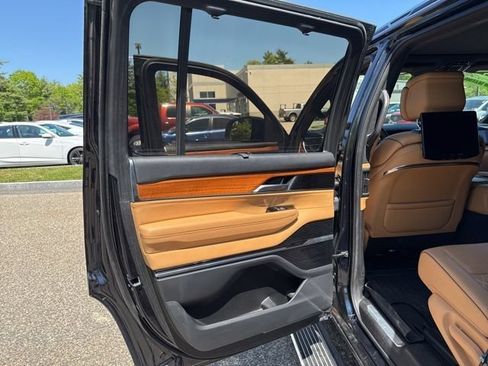 Used 2022 Jeep Grand Wagoneer Series III w/ Rear Seat Video Group 1 AWD/4WD image 10