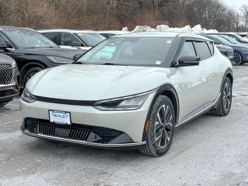 Used 2022 Kia EV6 Wind image 3