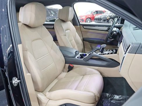 Used 2023 Porsche Cayenne S AWD/4WD image 29