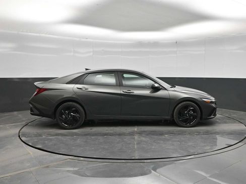 New 2026 Hyundai Elantra SEL Sport FWD image 9