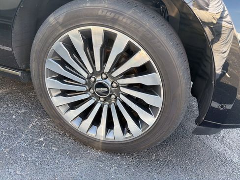 Used 2018 Lincoln Navigator Reserve w/ Technology Package image 4