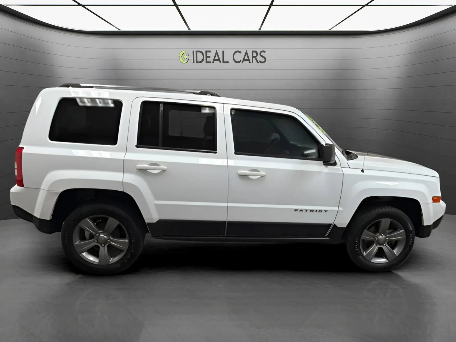 Used 2016 Jeep Patriot Sport w/ Power Value Group FWD image 4