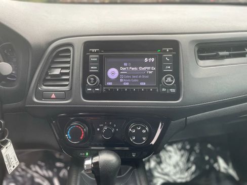 Used 2021 Honda HR-V LX image 22