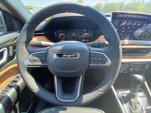 Certified 2025 Jeep Compass Limited w/ Elite Group AWD/4WD image 20