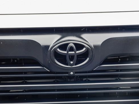 Used 2024 Toyota Tundra Limited image 13