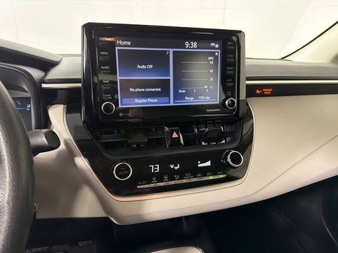 Used 2022 Toyota Corolla LE FWD image 17