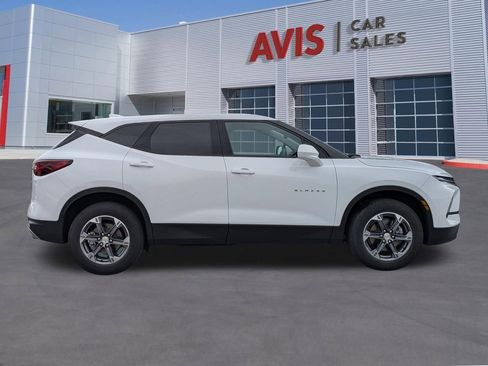 Used 2025 Chevrolet Blazer LT FWD image 5