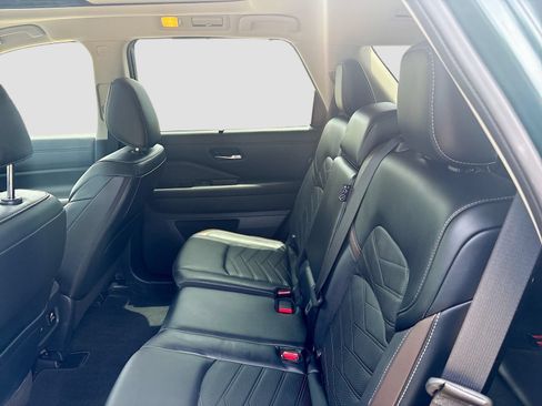 Used 2023 Nissan Pathfinder Platinum w/ Cargo Package FWD image 24
