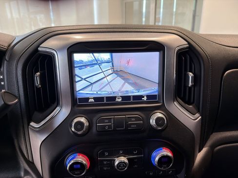 Used 2021 GMC Sierra 1500 SLT image 11