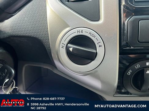 Used 2015 Toyota Tacoma 4x4 Access Cab V6 image 11