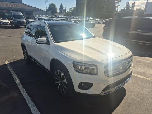 Used 2021 Mercedes-Benz GLB 250 4MATIC image 6
