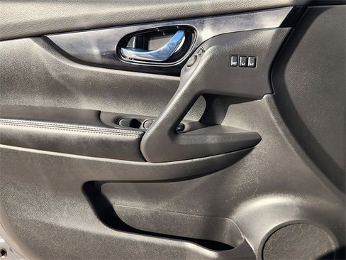 Used 2022 Nissan Rogue Sport SL w/ Premium Package image 22