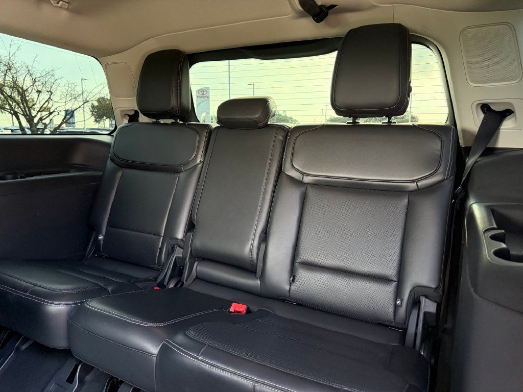 Used 2025 Ford Expedition Platinum AWD/4WD image 17