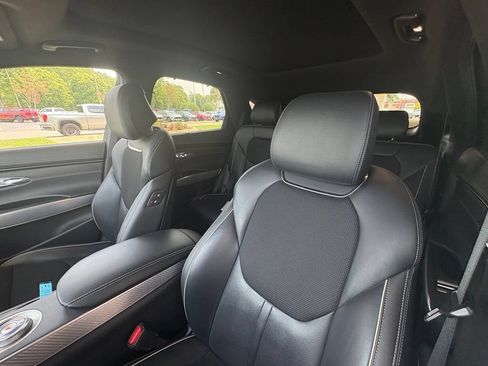 Used 2023 Genesis GV70 2.5T w/ Sport Prestige Package AWD/4WD image 2