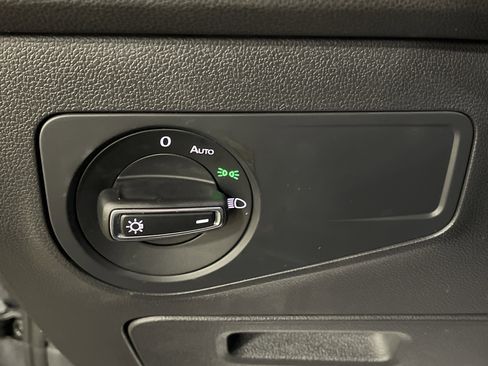 Used 2022 Volkswagen Tiguan SE R-Line image 21