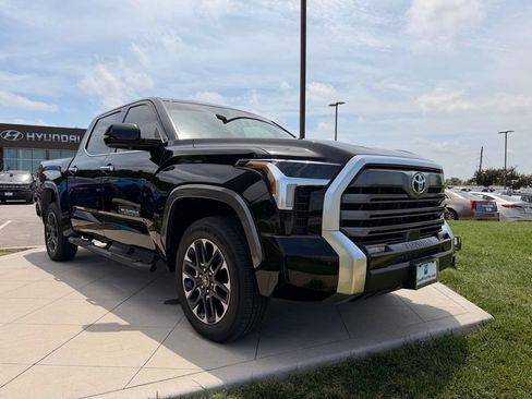 Used 2025 Toyota Tundra Limited AWD/4WD image 11