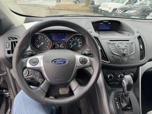 Used 2015 Ford Escape SE image 8