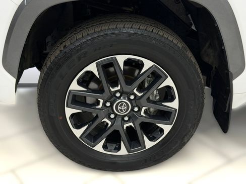 Used 2024 Toyota Tundra Limited AWD/4WD image 9