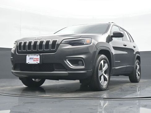 Used 2021 Jeep Cherokee Limited image 16