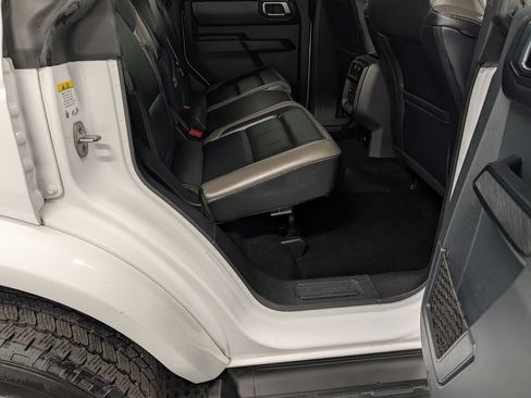 Used 2025 Ford Bronco Outer Banks AWD/4WD image 30