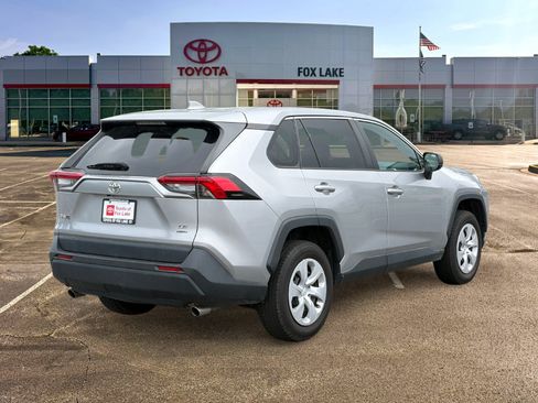 Used 2022 Toyota RAV4 LE AWD/4WD image 5