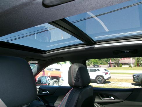 New 2026 Chevrolet Equinox RS w/ Convenience Package III FWD image 15