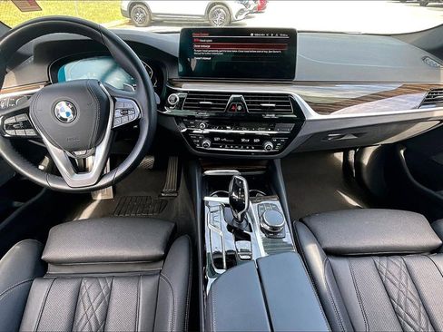 Used 2023 BMW 530i 530i w/ Premium Package image 7