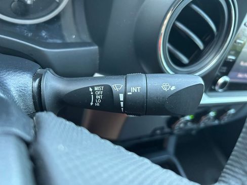 Used 2022 Toyota Tacoma SR5 RWD image 21