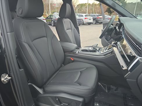 Used 2025 Audi Q7 2.0T Premium w/ Convenience Plus Package image 10