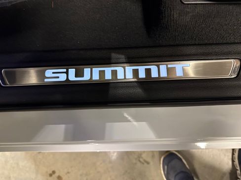 New 2025 Jeep Grand Cherokee L Summit image 31