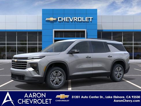 New 2026 Chevrolet Traverse LT image 2