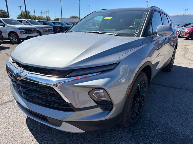 New 2026 Chevrolet Blazer LT w/ LPO, Black Sport Package FWD image 7