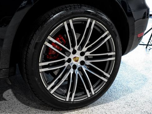 Used 2017 Porsche Macan Turbo image 59