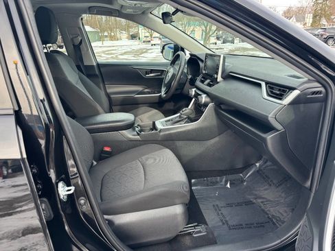 Used 2021 Toyota RAV4 XLE image 22