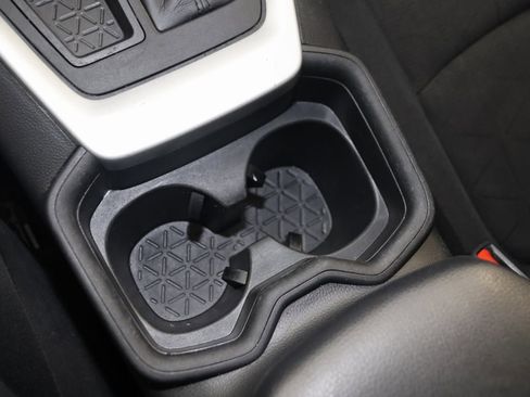 Used 2021 Toyota RAV4 XLE image 24