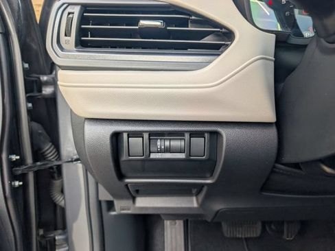 Certified 2025 Subaru Forester AWD/4WD image 11