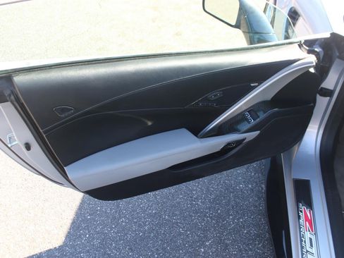 Used 2019 Chevrolet Corvette Z06 RWD image 12