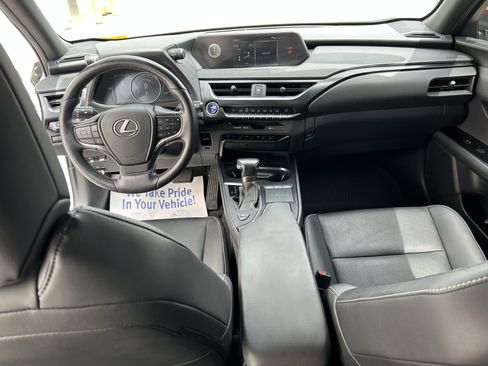 Used 2019 Lexus UX 250h w/ Premium Package AWD/4WD image 19