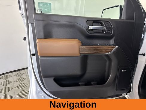 Used 2020 Chevrolet Silverado 1500 High Country w/ Technology Package image 9