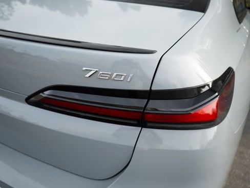 Used 2023 BMW 760i xDrive w/ Executive Package image 19