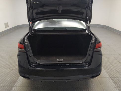 Used 2021 Nissan Versa SV FWD image 29