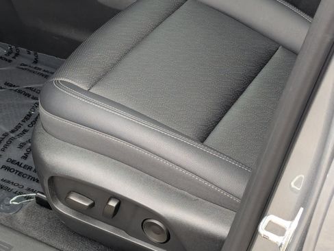 Certified 2026 Chevrolet Equinox LT w/ Convenience Package II AWD/4WD image 24