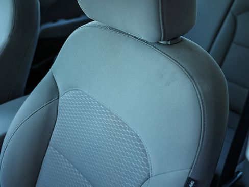 Used 2020 Hyundai Elantra SE image 30