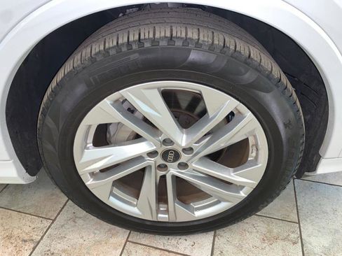 Used 2023 Audi Q7 3.0T Prestige image 9